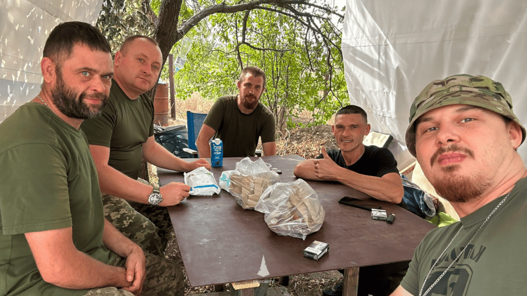 Військова служба від солдата строковика, до офіцера капеланської служби